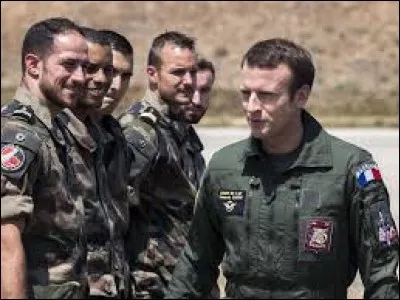 Un pilote peut-il écrasé Macron ?