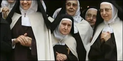 ''Quand les bonnes soeurs ont aperçus cette belle vierge entre les deux assètes, tout le couchant était en valeur.''