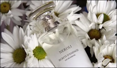 De quel fruit est extrait l'essence de néroli, très utilisée en parfumerie ?