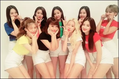 En quelle année le groupe «MOMOLAND » a-t-il débuté ?