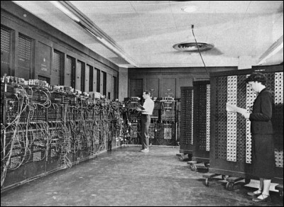 À quelle époque a été inventé le premier calculateur électronique nommé "ENIAC" ?