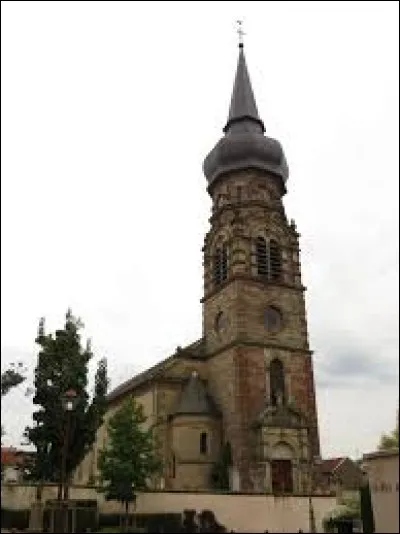 Voici l'église Saint-Jean-Baptiste de Saint-Jean-Rohrbach. Commune du Grand-Est, dans l'agglomération Sarregueminoise, elle se situe dans le département ...