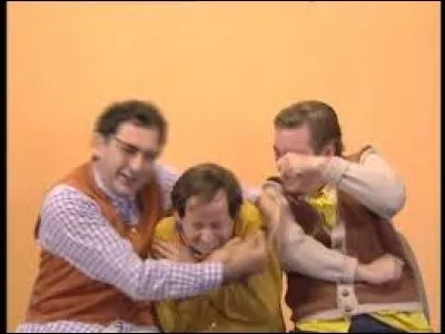 ''Le Petit Rescapé'' : Le petit Olivier n'est pas mort après son séjour avec les scouts ! Cependant, M. Morel n'est pas satisfait car le soir, ils rencontraient des filles scouts lors de veillées. Comment les appelle-t-on ?