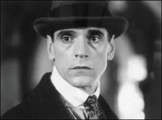 En 1991, sort le film 'Kafka' interprt par Jeremy Irons. Quelle tait la nationalit de Kafka ?