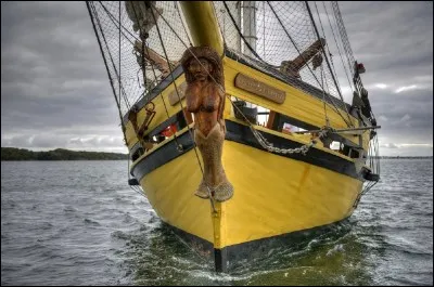 Comment s'appelle l'avant d'un bateau ?