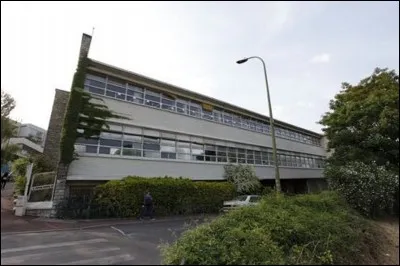 Quel parti politique avait son siège social surnommé 'Le Paquebot' ?