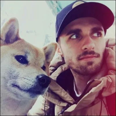 Comment s'appelle le chien de Squeezie ?
