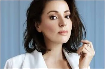 ''Aimer jusqu'à l'impossible'' chante Tina Arena, artiste d'origine sicilienne qui a émigré dans la ville la plus méridionale d'Australie. Quel est le nom de cette cité de 4,5 millions d'habitants ?