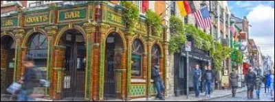 On retrouve les Corrs qui chantent ''Bríd Óg Ní Mháille''. Comment est composé le groupe ?