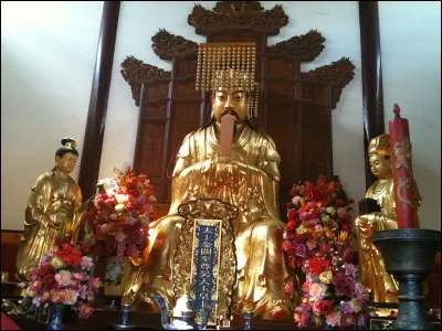 Histoire. Qui est couronné empereur en l'an 800 ?