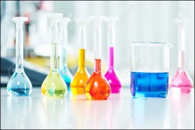 Cochez un nom courant pour une solution qui conduit une certaine quantit&eacute; de courant ?