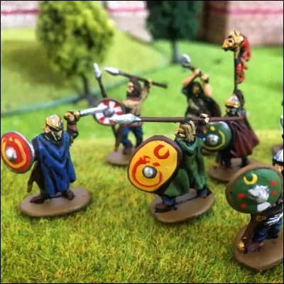 Trois grandes "familles" de barbares goths existaient : 
- Les Wisigoths
- Les Ostrogoths
- Les Saligoths