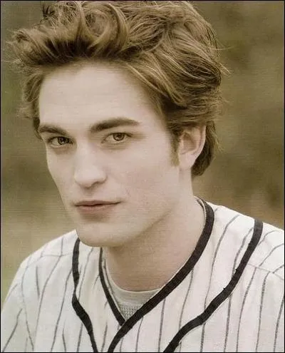 Quel est le nom complet d'Edward Cullen ?