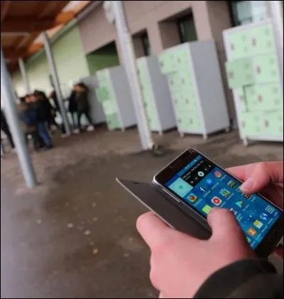 Es-tu pour ou contre l'utilisation du téléphone portable par les élèves au sein de leur établissement ?