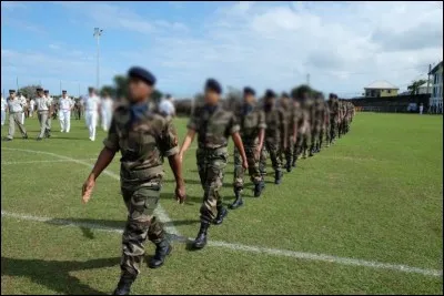 Les jeunes majeurs sans aucune activité professionnelle ou de formation doivent-ils rejoindre le service militaire ?