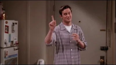 Qui aurait accepté de venir jouer dans « Friends » à la suite de sa rencontre avec Matthew Perry sur le tournage du film « Mon voisin le tueur » ?