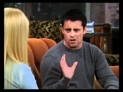 Quel ex-mannequin joue la colocataire et petite amie de Joey ?