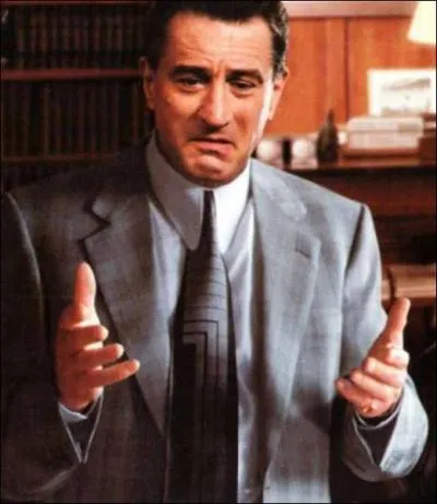 Qui incarne le psy de Robert De Niro dans 'Mafia Blues' ?