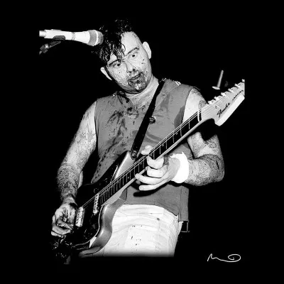 Dans lequel de ces groupes P. Paul Fenech, chanteur et guitariste des Meteors, a-t-il jou&eacute; ?