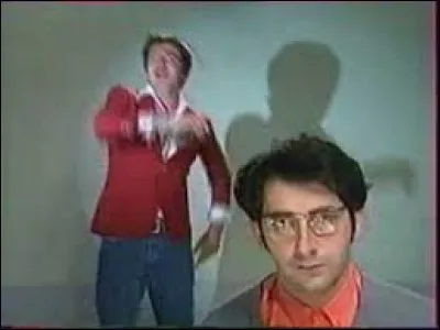 ''36 15 Code Cloclo'' : C'est Bruno Lochet qui s'y colle pour une imitation à couper le souffle de Claude François. Il a choisi celle où le chanteur dialoguait avec Frédérique Barkoff. Quel est le titre de cette chanson ?