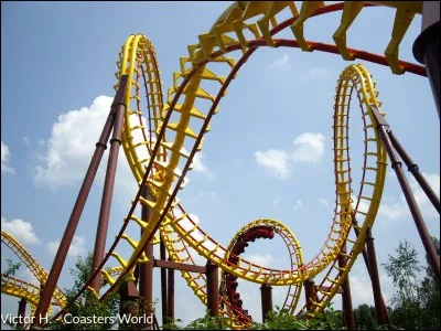 Goudurix a &eacute;t&eacute; la premi&egrave;re montagne russe &agrave; poss&eacute;der un certain &eacute;l&eacute;ment de parcours. Quel est ce dernier ?