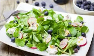 -Qui a ...compotes et la salade ?-Je ne sais pas pour ...compotes, mais pour la salade, c'est moi qui ...