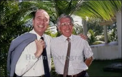 ''Chirac sur Maurice'' : Il y a une grosse incompréhension entre M. Saladin et M. Morel qui croit que son interlocuteur insinue que Jacques Chirac est homosexuel. Quelle est la capitale de l'île Maurice ?