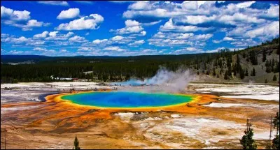 Yellowstone, aux États-Unis, fut le premier parc national à être inscrit au patrimoine mondial de l'humanité.