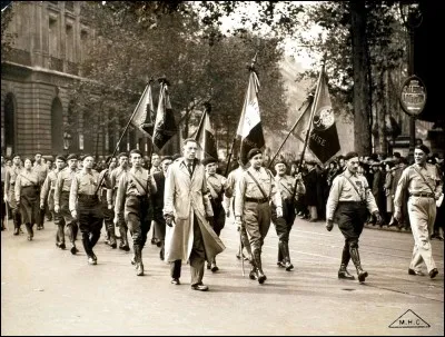 Le 6 février 1934 les Croix de Feu du Colonel de la Roque veulent :