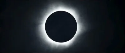 Il existe des éclipses de Lune.