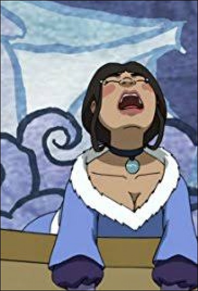 Quand le groupe de l'Avatar regarde une pièce de théâtre retraçant leur épopée, Katara est caricaturée comme quelqu'un qui :