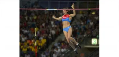Quel est le record du monde du saut à la perche femmes ?