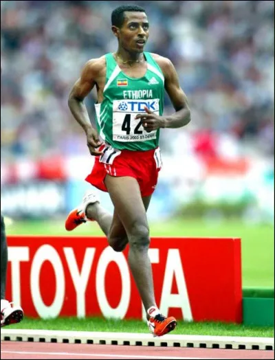 Quel est le record du monde du 10 000 mètres hommes ?