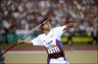 Quel est le record du monde du lancer de javelot hommes ?