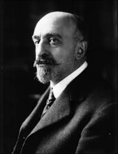 Septembre 1936 : Comment le commandant Jean-Baptiste Charcot a-t-il baptisé ses quatre bateaux ?