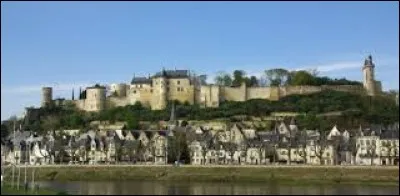 C'est grâce à l'intervention de ... que le château de Chinon fut sauvé de la destruction au XIXe siècle.