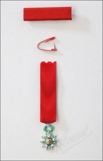 Pour clôturer ce quiz et pour ne pas oublier ce grand littéraire que fut Gaston Leroux alias Rouletabille, je vous invite à trouver quelle distinction particulière a pu lui être remise le 26 janvier 1902 pour services distingués dans "La Presse" ?