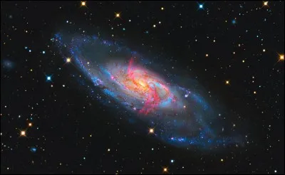 Il existe une vitesse plus grande que celle de la lumière ; c'est la vitesse d'éloignement des galaxies entre elles.