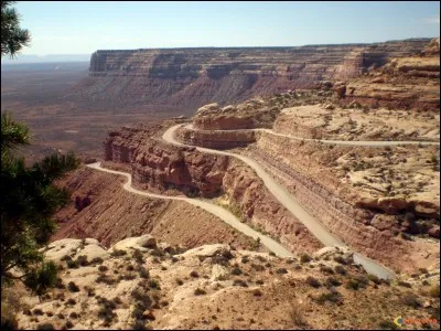 Si on ajoute un "T" &agrave; virole, cela devient...