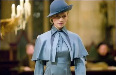 Dans ''Harry Potter et la Coupe de Feu'', comment s'appelle la soeur de Fleur Delacour ?