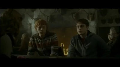 Dans ''Harry Potter et le Prince de Sang-Mêlé'', pourquoi Ron veut-il partir des Trois Balais ?