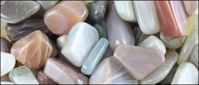 La pierre de Lune provient réellement de la Lune.