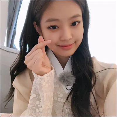 Qui est très amie avec Jennie des Blackpink ?