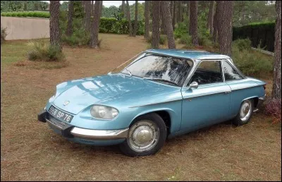 Continuons par la derni&egrave;re voiture de Panhard. Cette marque a mis la cl&eacute; sous la porte en 1967. Comment se nomme ce mod&egrave;le ?