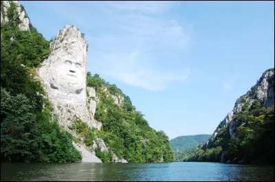Dans quelle mer se jette le Danube ?