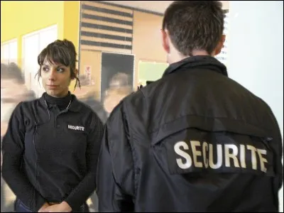 J'ai pour fonction d'assurer la sécurité des biens, des meubles ou d'une personne physique. Que suis-je ?