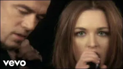 Comment doit-on orthographier le pseudo de la chanteuse qui fait un duo avec Pascal Obispo sur ''Mourir demain'' ?