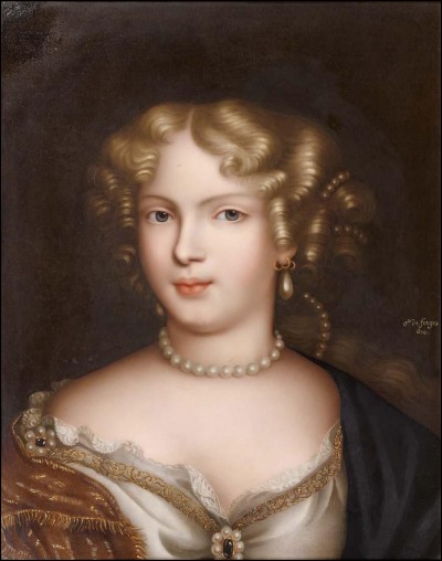 À l'âge de dix-sept ans, Mademoiselle de Fontanges devint la maîtresse du roi Louis XIV.