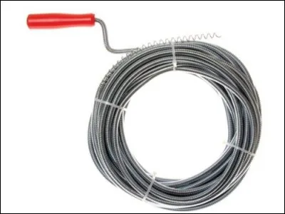 Comment appelle-t-on cette tige flexible utilisée pour déboucher les canalisations ?