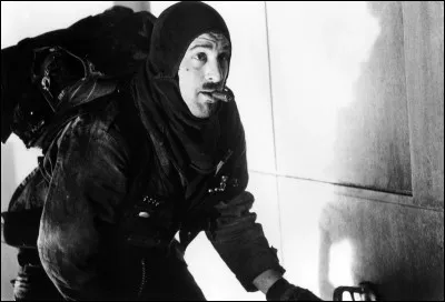 Quel acteur joue le rôle du plombier Harry Tuttle dans le film "Brazil", sorti en 1985 ?